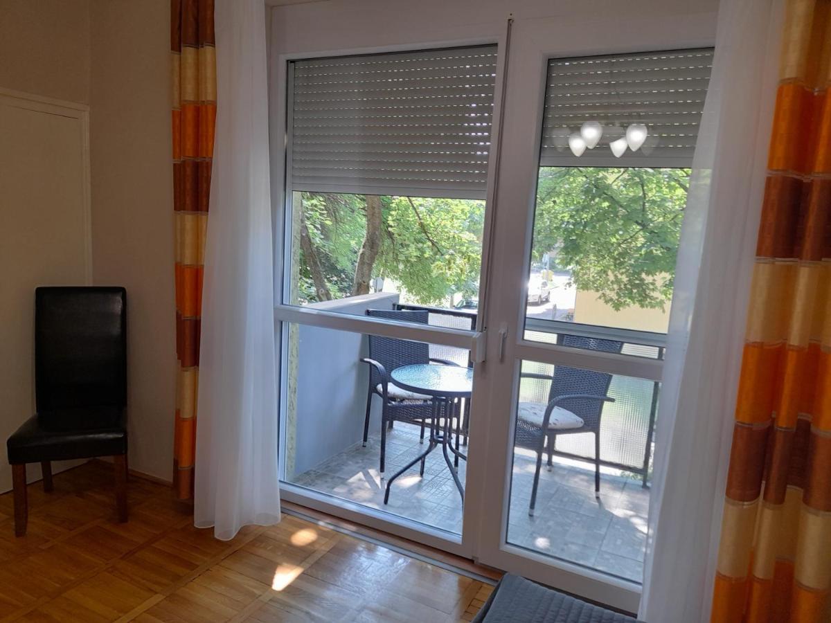 Zöld Sziget Apartmanlakás Eger Esterno foto