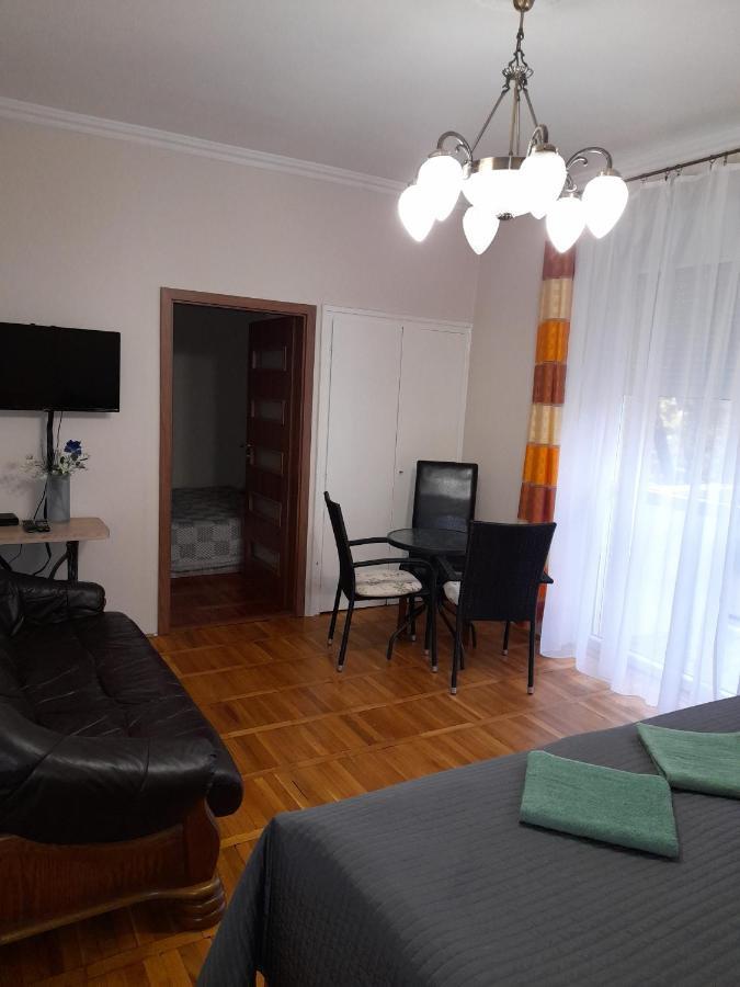 Zöld Sziget Apartmanlakás Eger Esterno foto