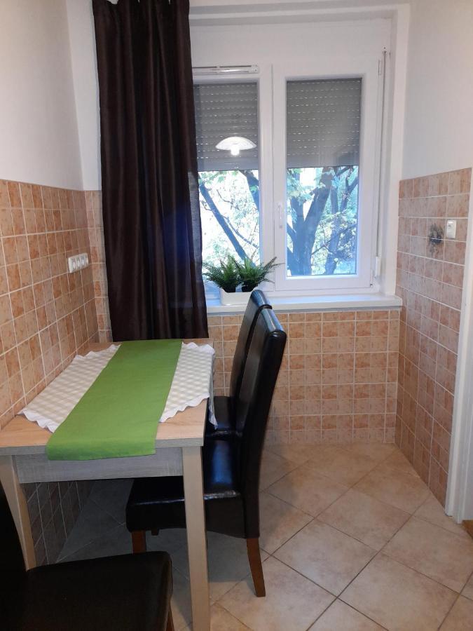 Zöld Sziget Apartmanlakás Eger Esterno foto