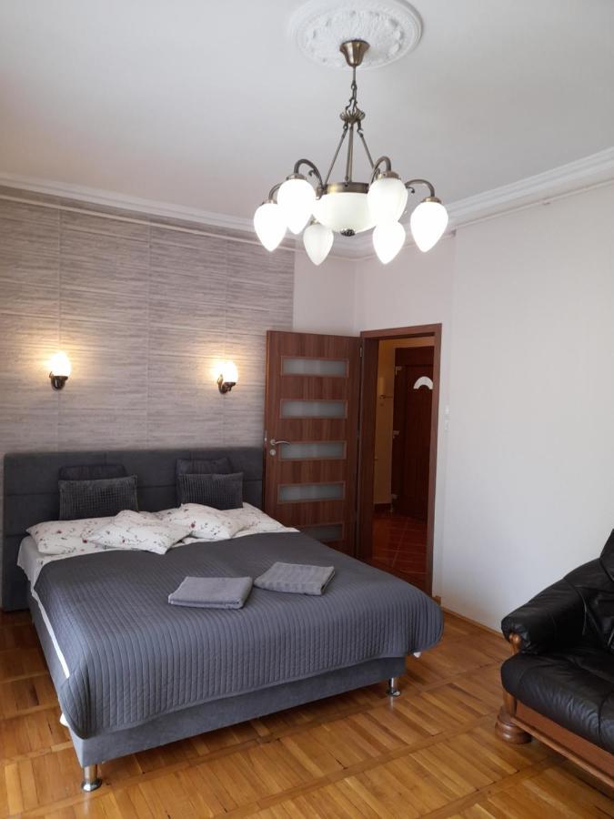 Zöld Sziget Apartmanlakás Eger Esterno foto