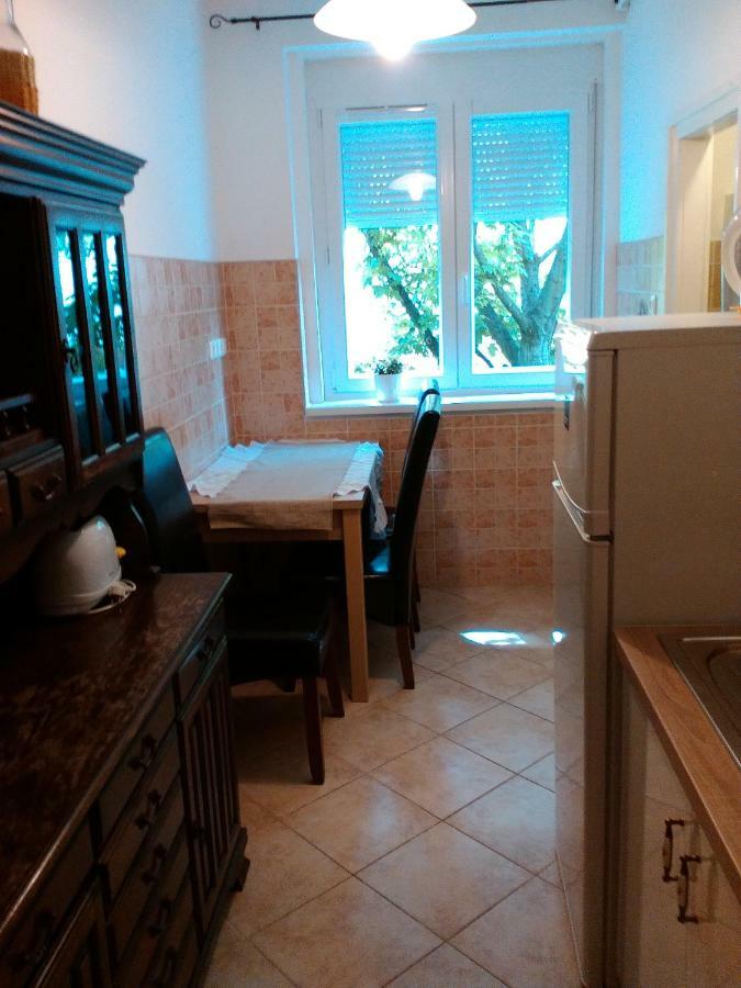 Zöld Sziget Apartmanlakás Eger Esterno foto