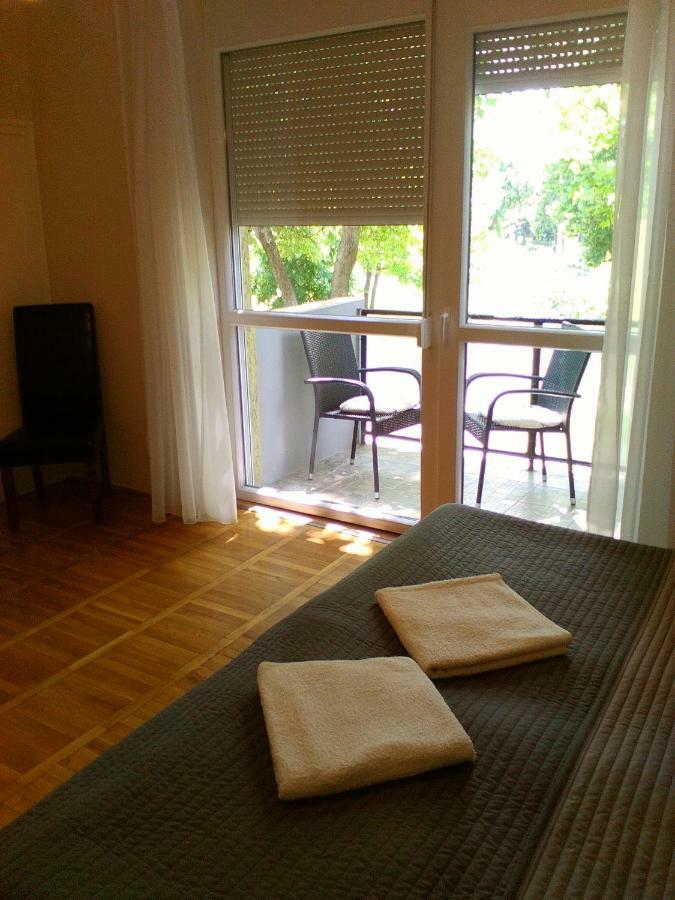 Zöld Sziget Apartmanlakás Eger Esterno foto